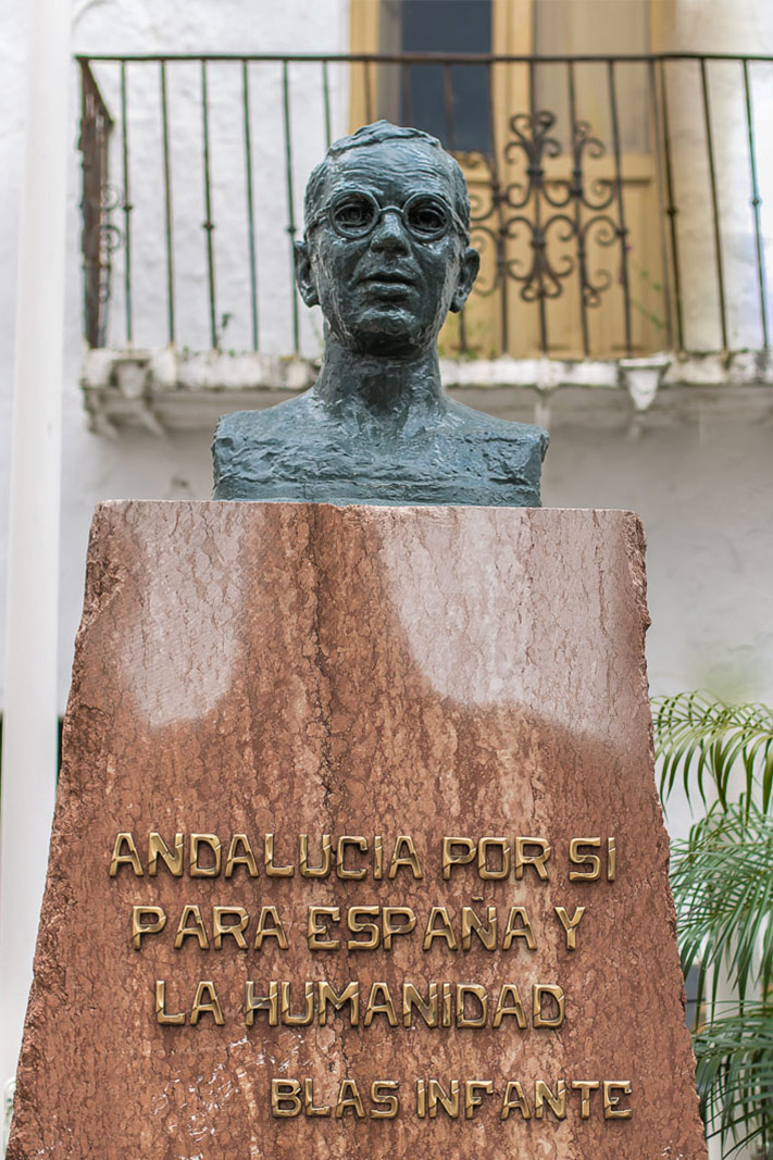 Monumento a Blas Infante en la Plaza de España de Casares (2025)