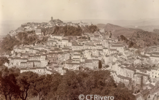 Paul Bouvier. Casares (Málaga), «An dessus ruines d’une fotenesse maure». Abril 1899. Papel a la gelatina de plata. (Colección Fernández Rivero)